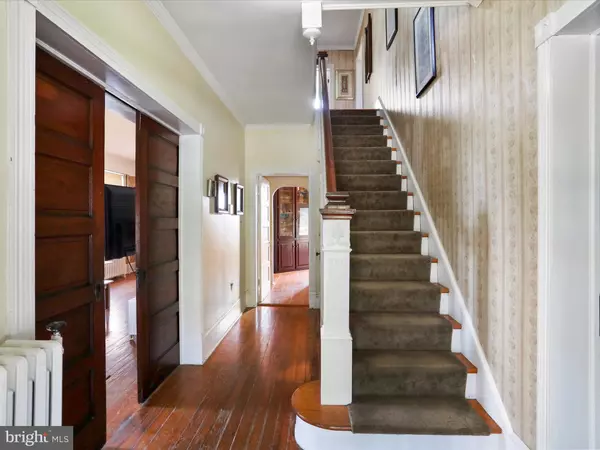 Berkeley Springs, WV 25411,1048 FAIRVIEW DR