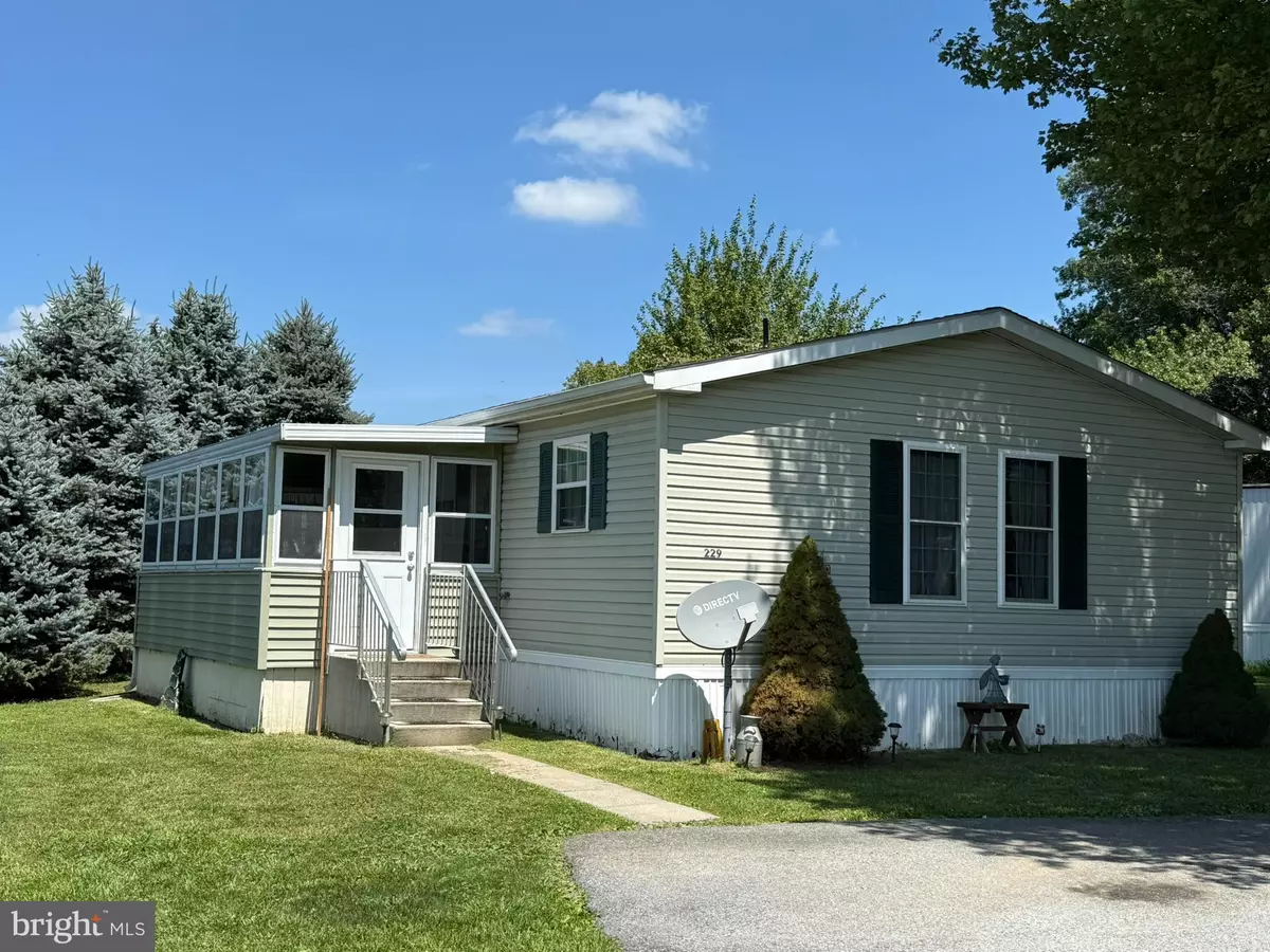 Elverson, PA 19520,229 DAVEY LN