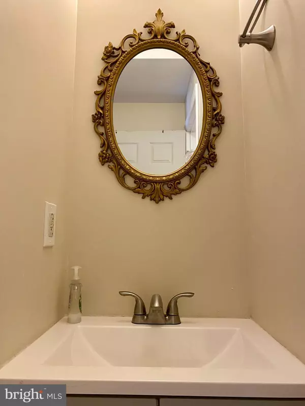 Philadelphia, PA 19145,#PRIVATEROOMW/BATH-1619 S 16TH ST