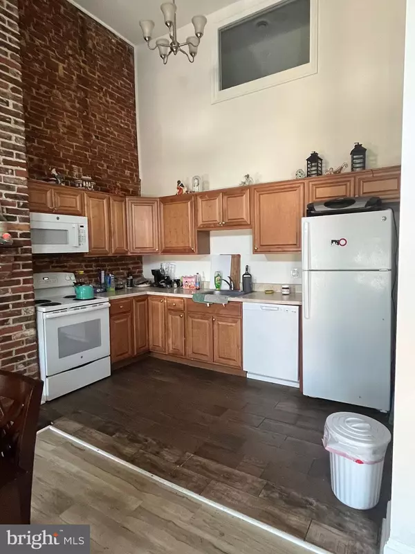 15 S CARROLLTON AVE, Baltimore, MD 21223