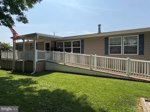 47 JANIS RD, Gordonville, PA 17529