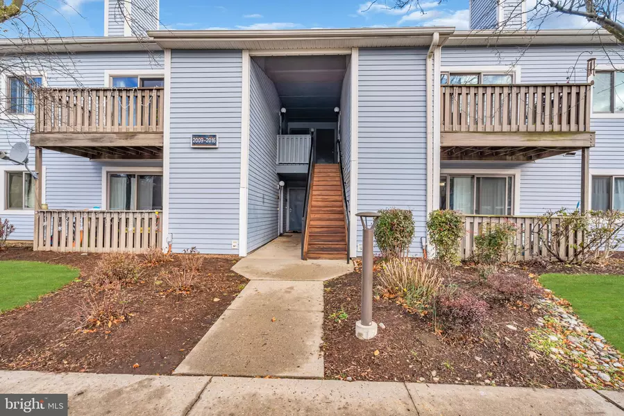2016 ASPEN DR, Plainsboro, NJ 08536