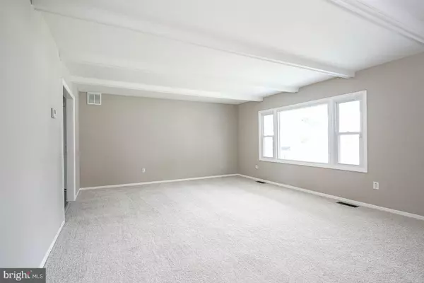 Willingboro, NJ 08046,56 MELBOURNE LN