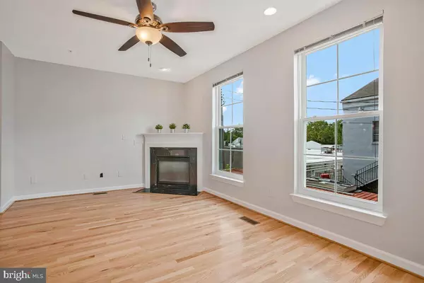 Baltimore, MD 21224,2339 CAMBRIDGE WALK