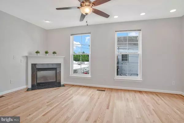 Baltimore, MD 21224,2339 CAMBRIDGE WALK