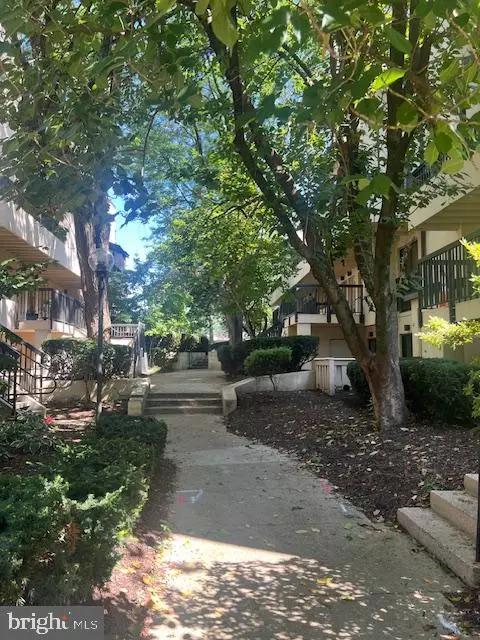 Montgomery Village, MD 20886,9823 HELLINGLY