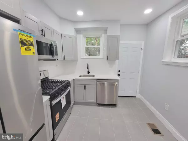 Philadelphia, PA 19145,2013 S CROSKEY ST