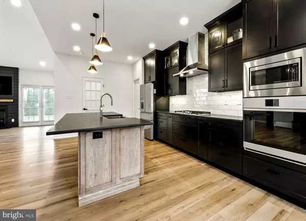 Monroeville, NJ 08343,317 MEADOWBROOK DR