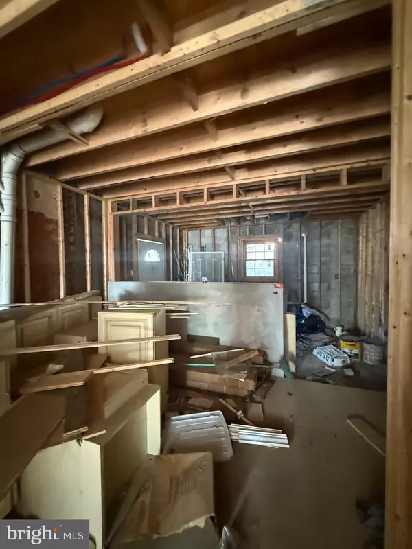 Philadelphia, PA 19133,2609 N WATERLOO ST