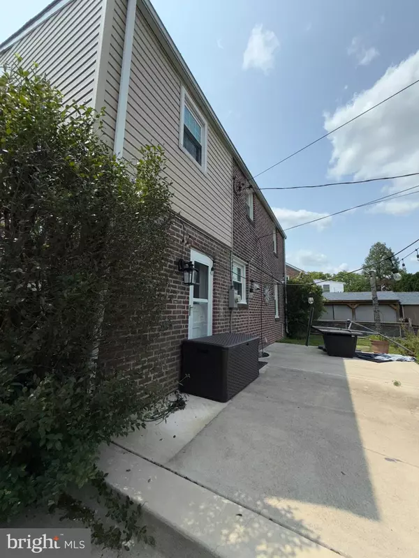 Newtown Square, PA 19073,21 PICKWICK LN