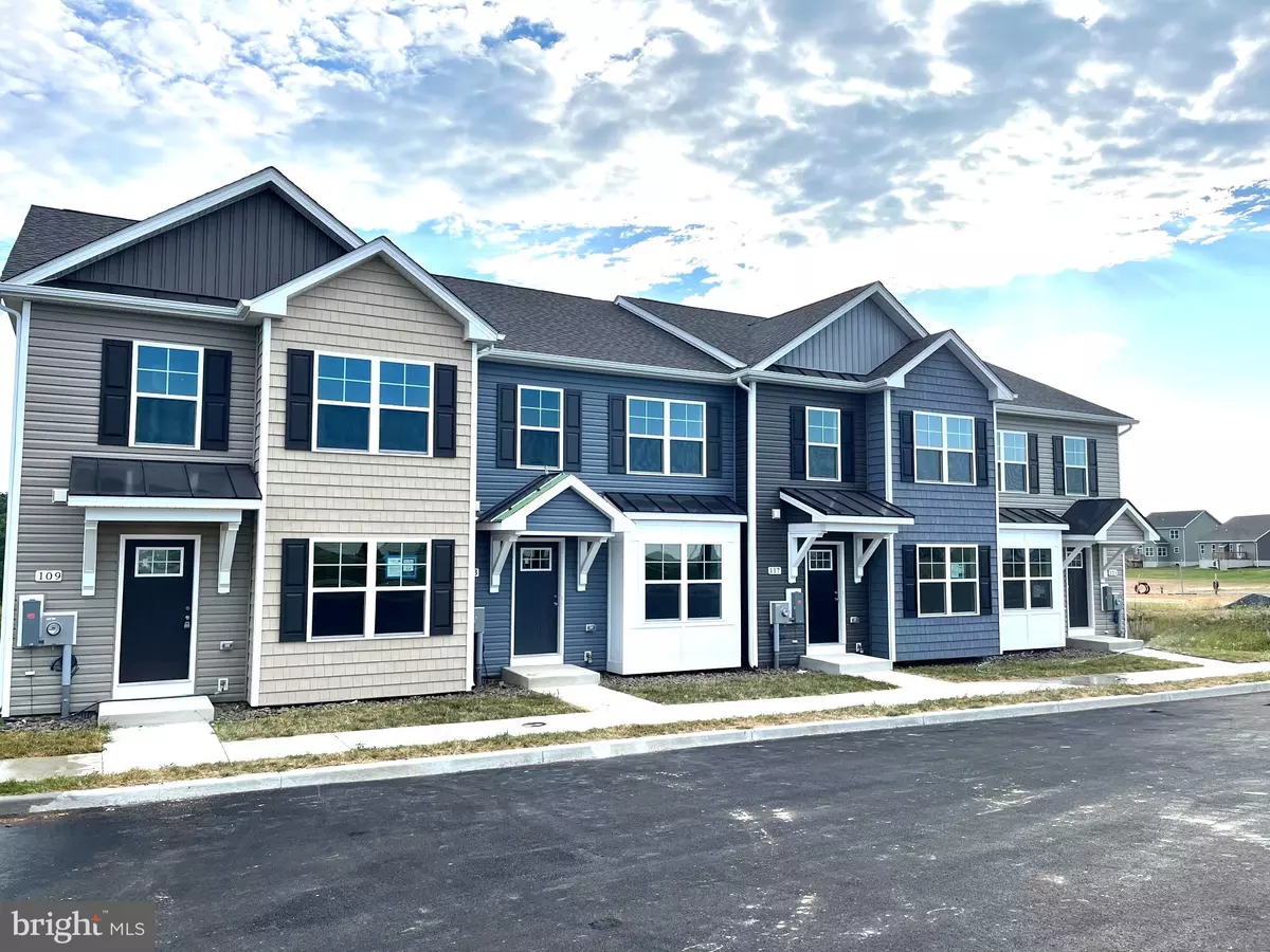 Martinsburg, WV 25403,144 OLGA DR