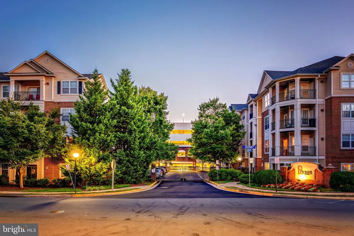 Herndon, VA 20171,12945 CENTRE PARK CIR #408