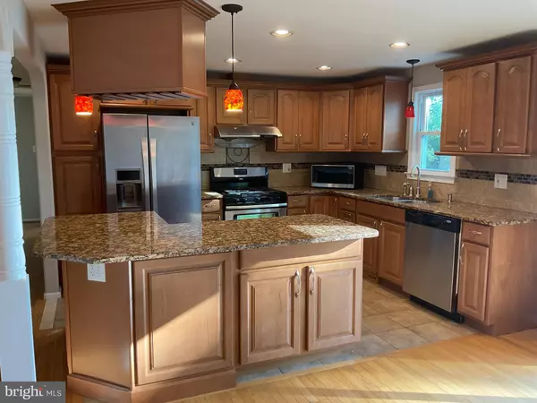 Herndon, VA 20171,2636 ARMADA ST