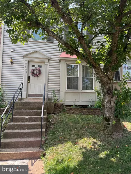 14237 HERITAGE CROSSING LN, Centreville, VA 20120