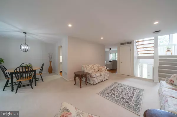 West Chester, PA 19380,392 LYNETREE DR #8-B