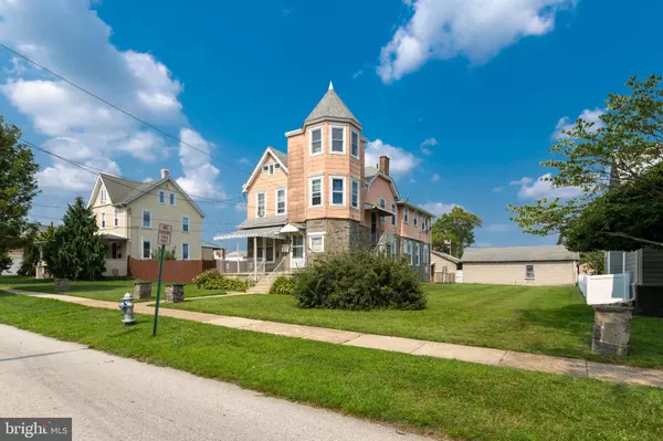 27 GARFIELD AVE, Norwood, PA 19074