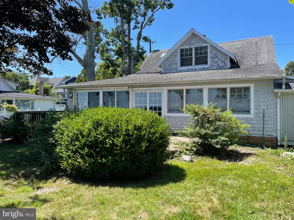4727 OAK RD, Shady Side, MD 20764