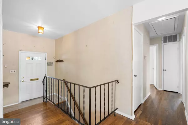 Lanham, MD 20706,9807 LOCUST AVE