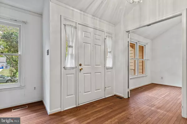 Silver Spring, MD 20902,612 KEMP MILL FOREST DR