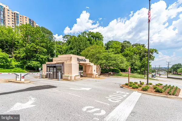 Alexandria, VA 22303,5902 MOUNT EAGLE DR #817