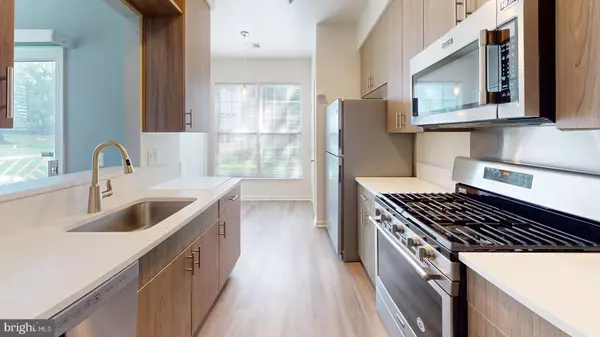 Alexandria, VA 22310,5947 FOUNDERS HILL DR #103