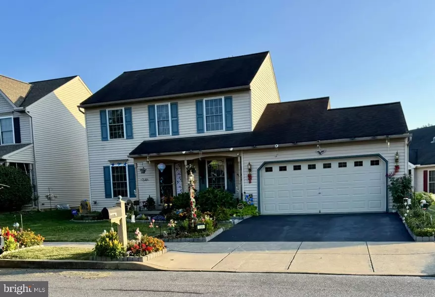 339 CAMBRIDGE LN, Lititz, PA 17543