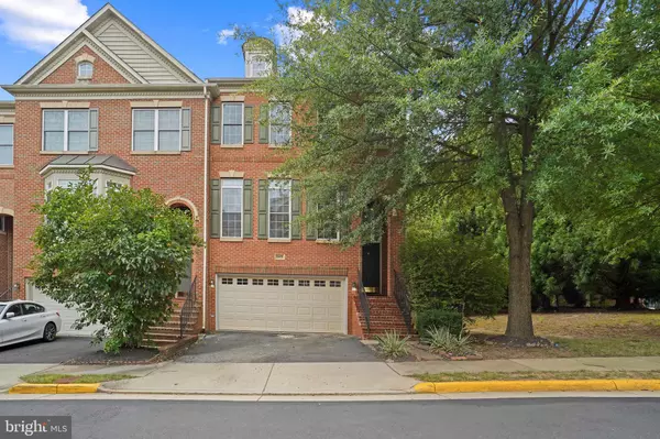 12465 BLISSFUL VALLEY DR, Fairfax, VA 22033