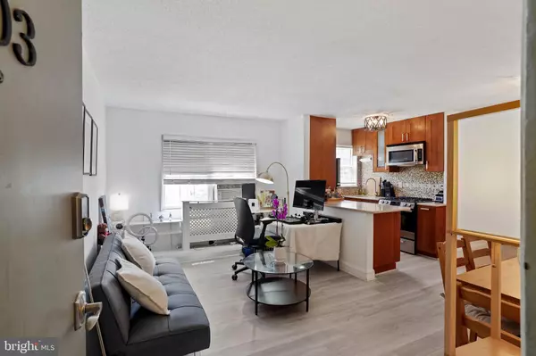 Alexandria, VA 22303,2303 FARRINGTON AVE #02-303