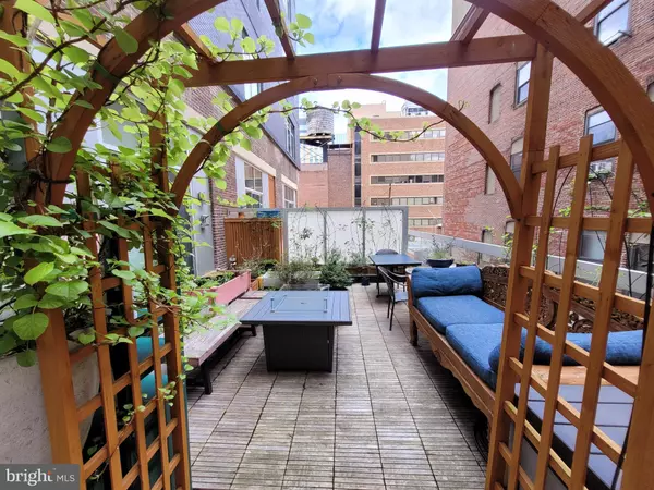 Philadelphia, PA 19107,1101 LOCUST ST #4L