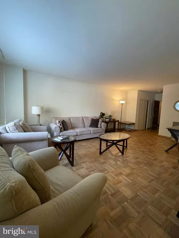 Washington, DC 20037,2475 VIRGINIA AVE NW #411