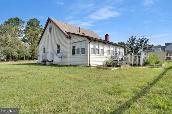 Piney Point, MD 20674,16392 BALL POINT RD