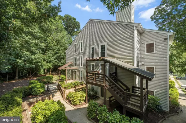 Oakton, VA 22124,10192 OAKTON TERRACE RD