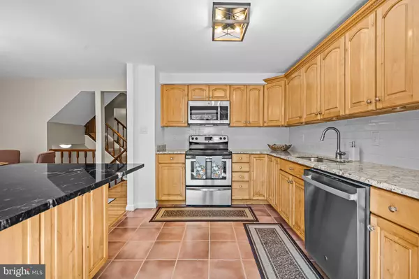 Oakton, VA 22124,2952 OAKLEIGH LN