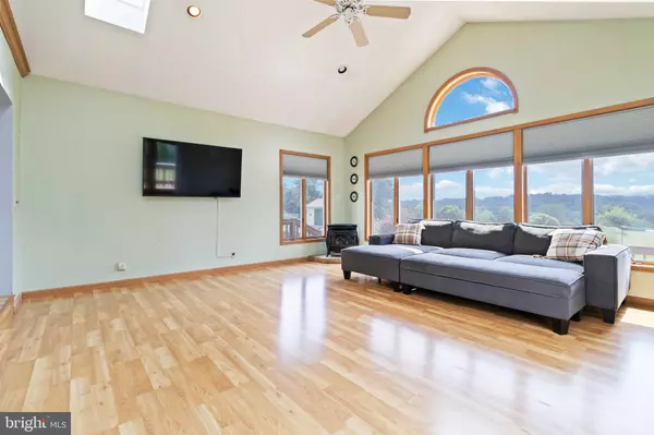 Harrisburg, PA 17111,7237 DEVONSHIRE HEIGHTS RD