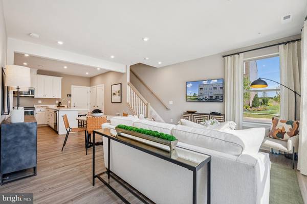 Dumfries, VA 22026,17822 SOUTHERN SHORES DR