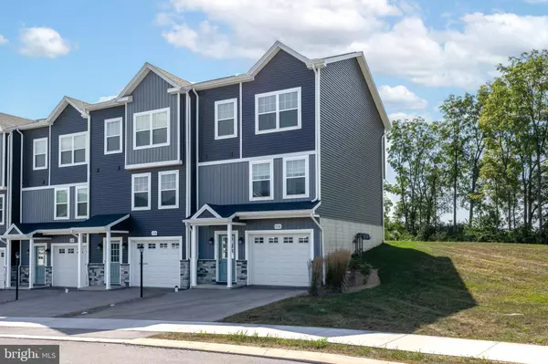 116 HIGHPOINT PARK DR, Pleasant Gap, PA 16823