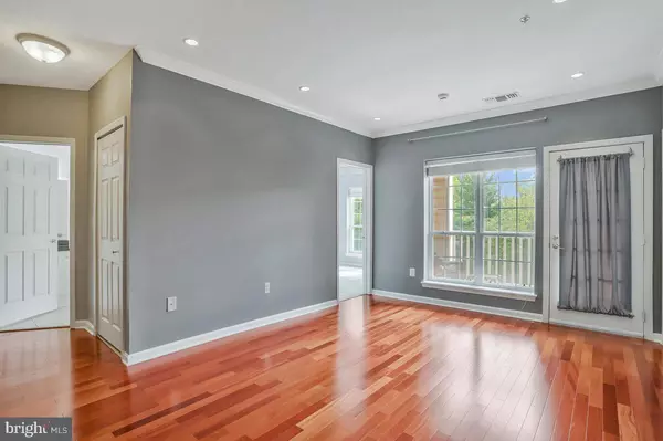 Alexandria, VA 22311,4551 STRUTFIELD LN #4113