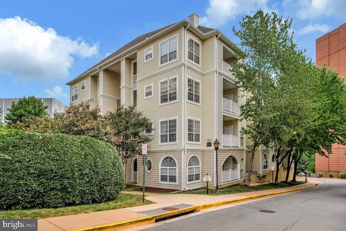 Alexandria, VA 22311,4551 STRUTFIELD LN #4113