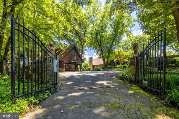 Great Falls, VA 22066,548 RIVER BEND RD