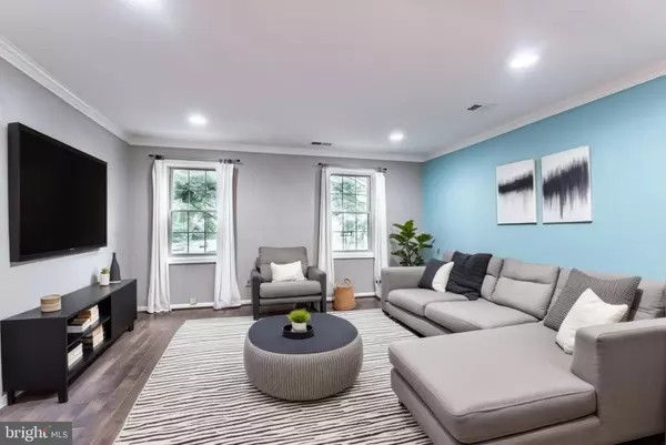 Alexandria, VA 22314,1413 E ABINGDON DR #1