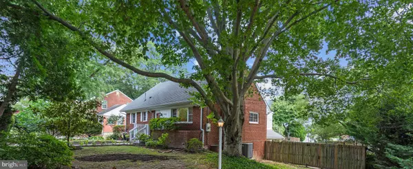 Arlington, VA 22205,5018 11TH ST N