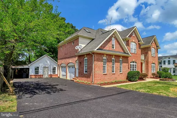 6614 QUANDER RD,  Alexandria,  VA 22307
