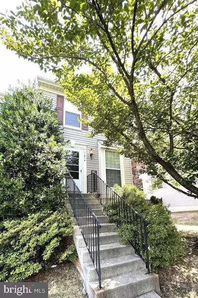 1974 TEASEL CT, Woodbridge, VA 22192