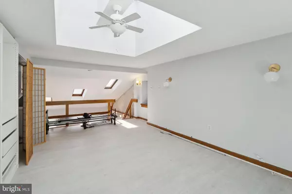 Philadelphia, PA 19129,3715 CALUMET ST #3