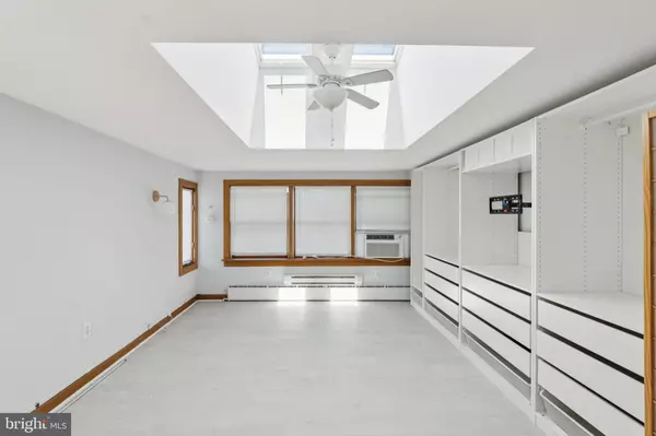 Philadelphia, PA 19129,3715 CALUMET ST #3