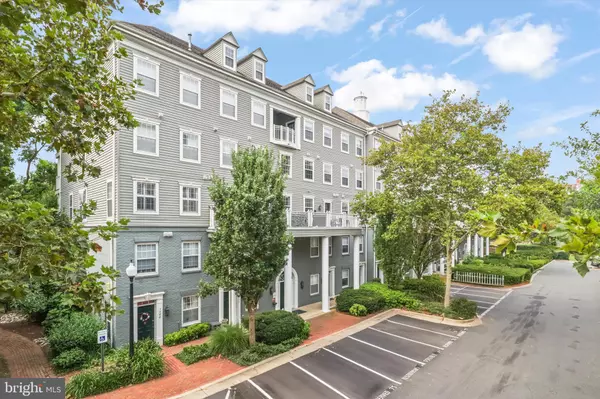Alexandria, VA 22314,1404 ROUNDHOUSE LN #503