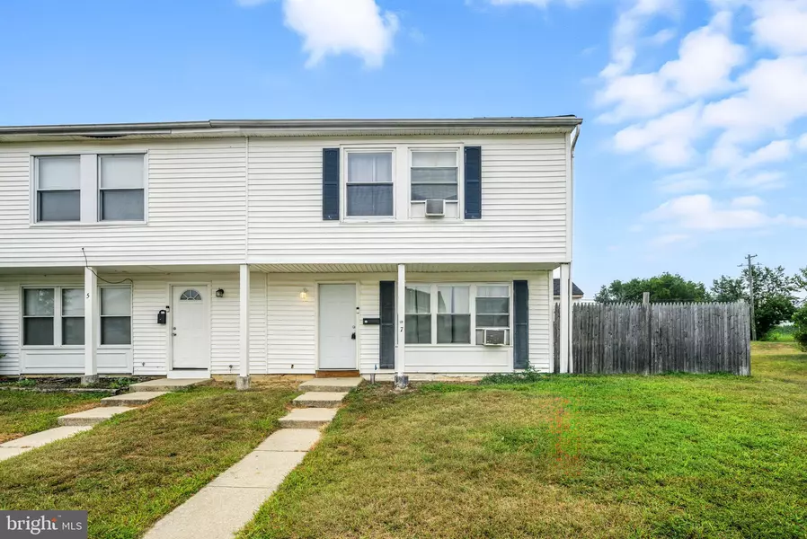 7 LEHIGH CT, Sicklerville, NJ 08081