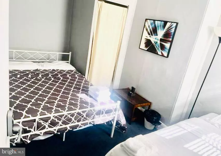 #PRIVATEROOMW/SHAREDBATH-4306 LUDLOW ST, Philadelphia, PA 19104