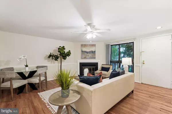 Montgomery Village, MD 20886,9731 HELLINGLY PL #37