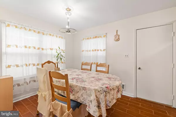 East Windsor, NJ 08520,16 SPYGLASS CT